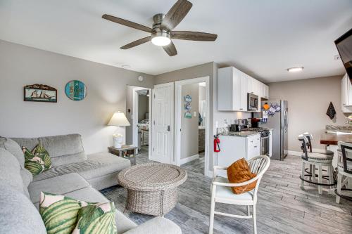 Bright Duplex Condo Walk to Brigantine Beach! in Brigantine, USA