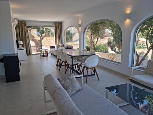 Villa mit privatem Pool 10 Minuten vom Strand mit kostenlosen WiFi in 肯梅特斯