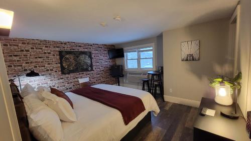 Gunstock Inn & Suites