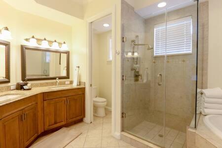 Grand Marina Suite - image 12