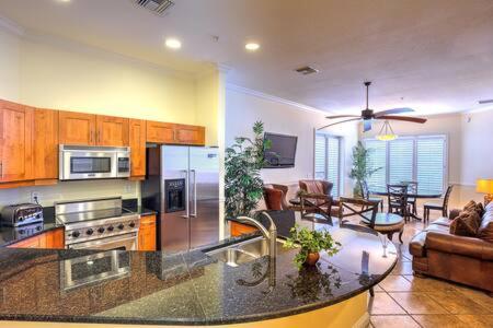 Grand Marina Suite - image 11