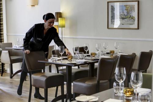 Best Western Ship Hotel - image 13
