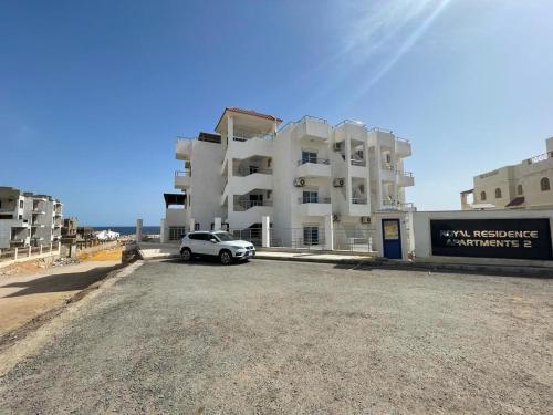 4-Bedroom Apartment with Seaview Balcony & Shared Infinity Pool on the Roof with Seaview