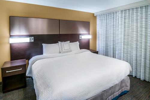 One-Bedroom King Suite with City View