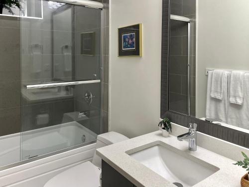 Blissful Stay in Surrey in Surrey, Canada