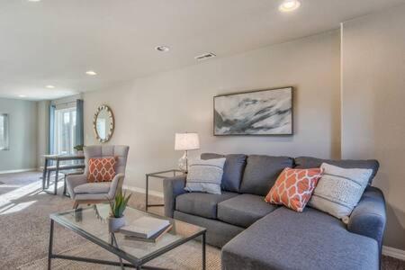 Lindenmere Estate! Chic Villa w Game Loft & BBQ in Woodmoor (CO)