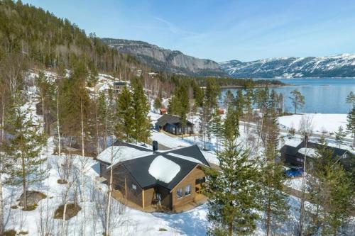 Viesnīcas āriene, Ruim nieuw huis aan meer de Nisser - Nisserro Hytte in Treungen