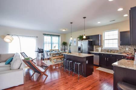 The Venice Oasis - 4BR-3BA, 16 Guests! in Atlantic City, USA