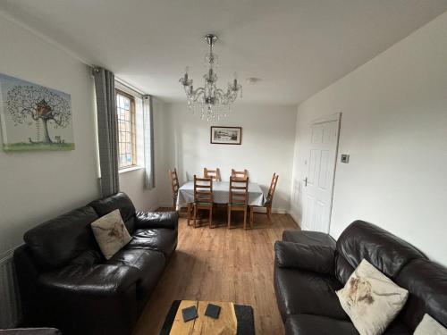 Bakewell - Large Town House in the centre of town, Бэйкуэлл