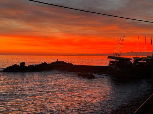 Alrededores, La Bruna sul mare in Genoa Waterfront