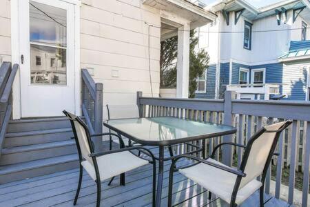 Luxe Bartram Beach Retreat 4BD - 3BA