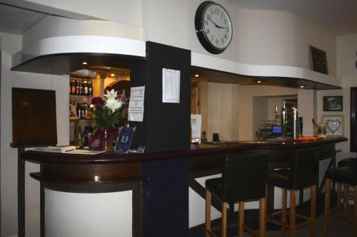 bar/salon, The Waterwheel in Sveti Austell