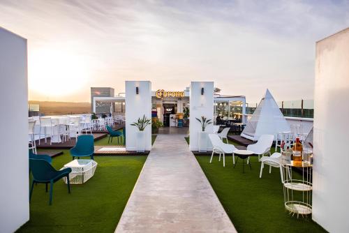 Hage, Bristol Sunset Beach Apartsuites - Lifestyle & Gastronomy in Corralejo