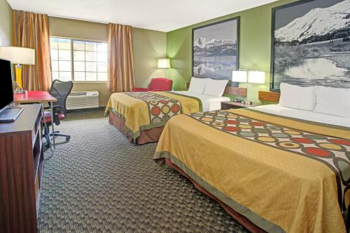 2 queen beds