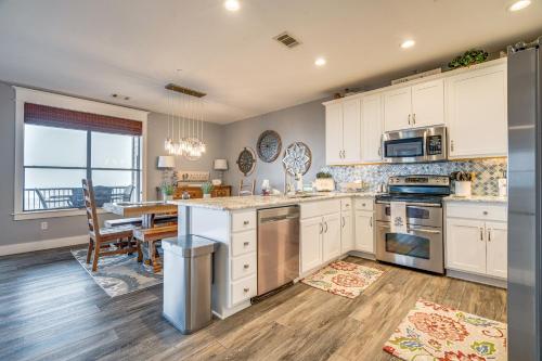 Jonestown Condo on Lake Travis w/ 2 Balconies! in Jonestown (TX)