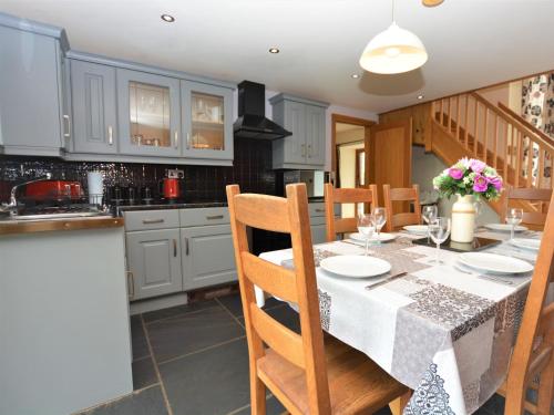 4 Bed in Kidwelly CWRTY