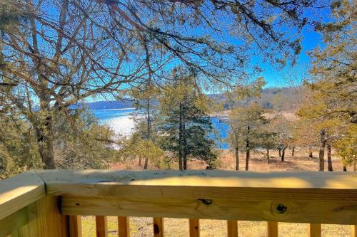 The Lost Bridge Lakehouse in Garfield, USA