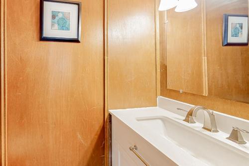 The Lost Bridge Lakehouse The Lost Bridge Lakehouse