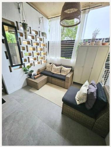 Prime Location: Just Steps Away From Oxford Street - Brisbane
