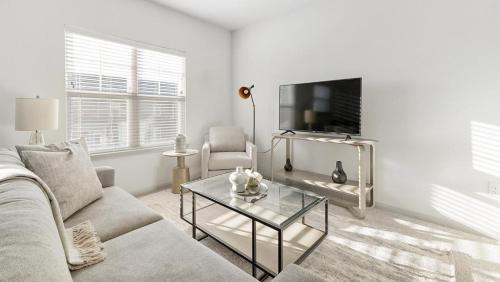 . Landing Modern Apartment with Amazing Amenities (ID9550X82)