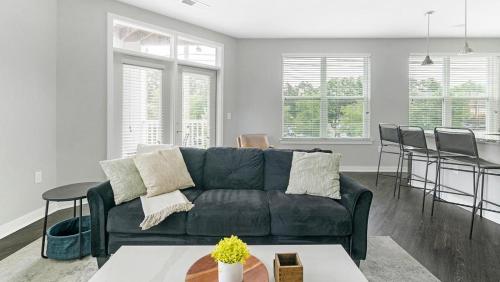 Landing Modern Apartment with Amazing Amenities (ID9029X82) in Falconbridge