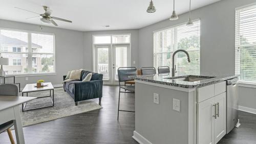 Landing Modern Apartment with Amazing Amenities (ID9029X82) in Falconbridge