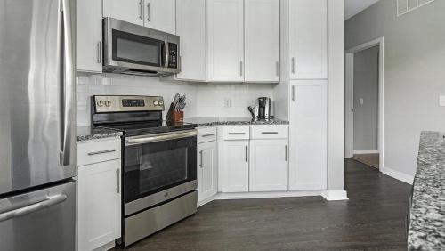 Landing Modern Apartment with Amazing Amenities (ID9029X82) in Falconbridge