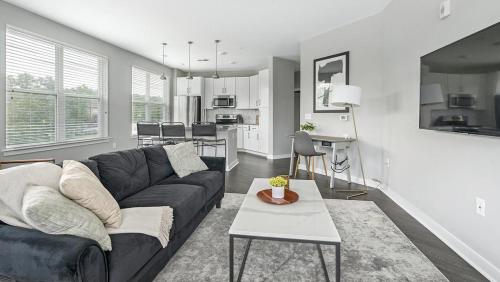 Landing Modern Apartment with Amazing Amenities (ID9029X82) in Falconbridge