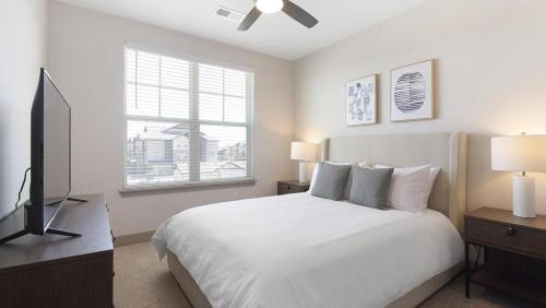 Landing Modern Apartment with Amazing Amenities (ID5608X75) in Tallyn's Reach
