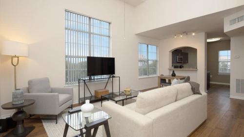 Landing Modern Apartment with Amazing Amenities (ID8400X74) in 城市與鄉村