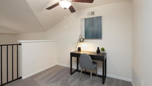 Landing Modern Apartment with Amazing Amenities (ID8400X74) in 城市與鄉村