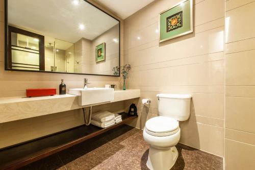 Superior Twin Room image 1