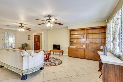 Quiet Houston Home with Porch - Near Park and Trails! in Houston, USA