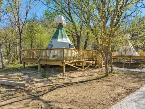 Furnished Teepee/Glamping/Kayak Ramp/King Bed