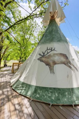 Furnished Teepee/Glamping/Kayak Ramp/King Bed