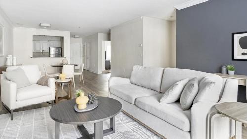 Landing Modern Apartment with Amazing Amenities (ID8416X37) in Norfolk City Center