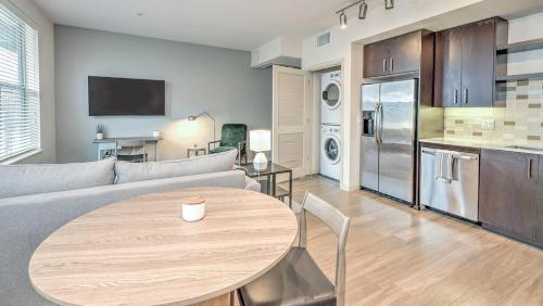 Landing Modern Apartment with Amazing Amenities (ID6801)