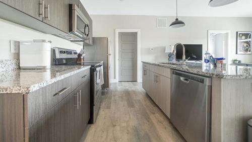 Landing Modern Apartment with Amazing Amenities (ID1011X401) in Blueberry Hill-Brigadoon-Stoneybrook-Baralto