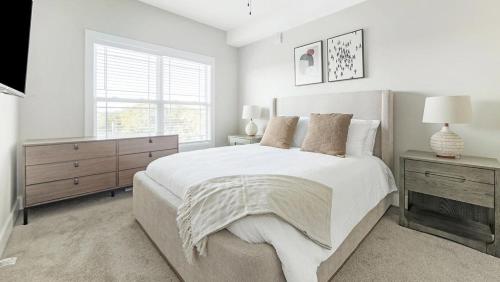 Landing Modern Apartment with Amazing Amenities (ID1011X401) in Blueberry Hill-Brigadoon-Stoneybrook-Baralto