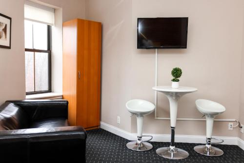 Stylish Downtown Studio in the SouthEnd, C.Ave #31 - Tap to explore photos