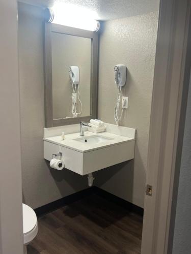 Red Roof Inn & Suites Wildwood FL - image 35