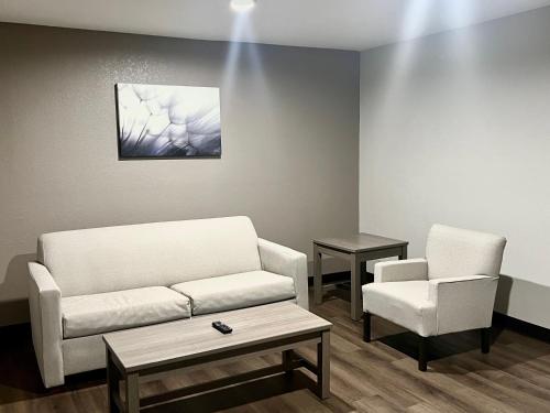 Red Roof Inn & Suites Wildwood FL - image 19