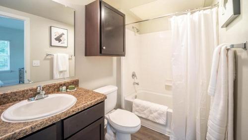 . Landing Modern Apartment with Amazing Amenities (ID7896X37)