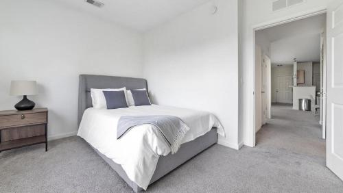 Landing Modern Apartment with Amazing Amenities (ID6425X78) in Blueberry Hill-Brigadoon-Stoneybrook-Baralto