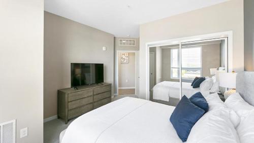Landing Modern Apartment with Amazing Amenities (ID8029X26) in Edina (MN)