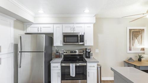 Landing Modern Apartment with Amazing Amenities (ID8313X81) in Chino Hills