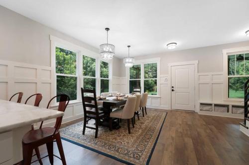 New 4BR, 3.5 BA - Minutes From UGA & Downtown Athens in Athens, USA
