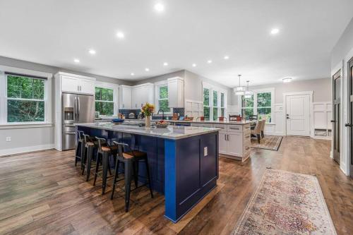 New 4BR, 3.5 BA - Minutes From UGA & Downtown Athens in Athens, USA