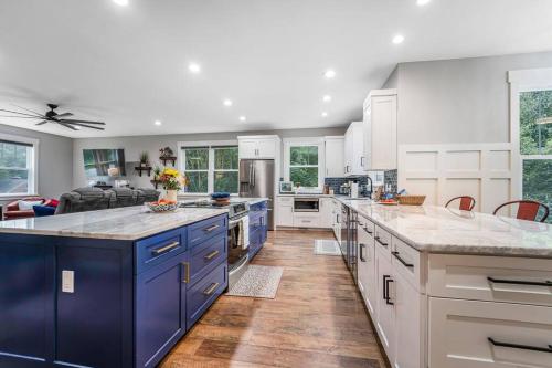 New 4BR, 3.5 BA - Minutes From UGA & Downtown Athens in Athens, USA