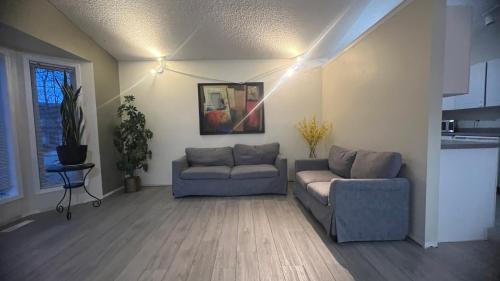 Private Rooms Close to Superstore & Londondery Mall For Men Only in Edmonton Centru oraş